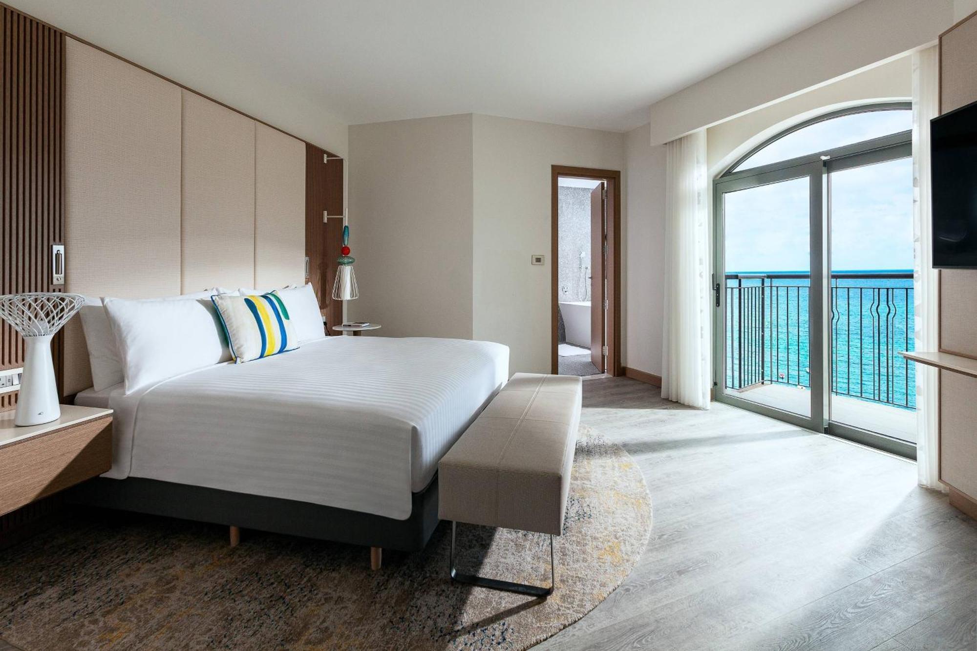 Malta Marriott Resort & Spa St. Julian's Exterior foto A bedroom at the hotel