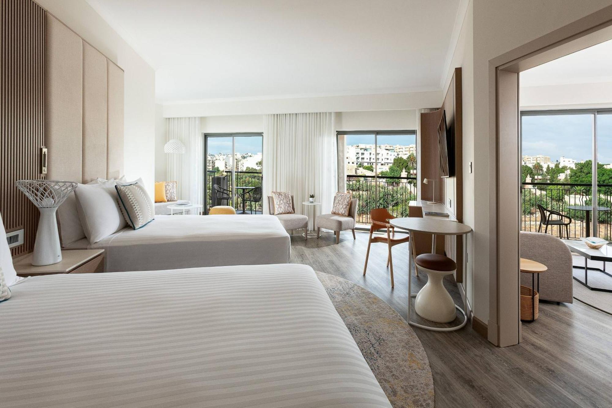 Malta Marriott Resort & Spa St. Julian's Exterior foto A room at the Hilton Athens