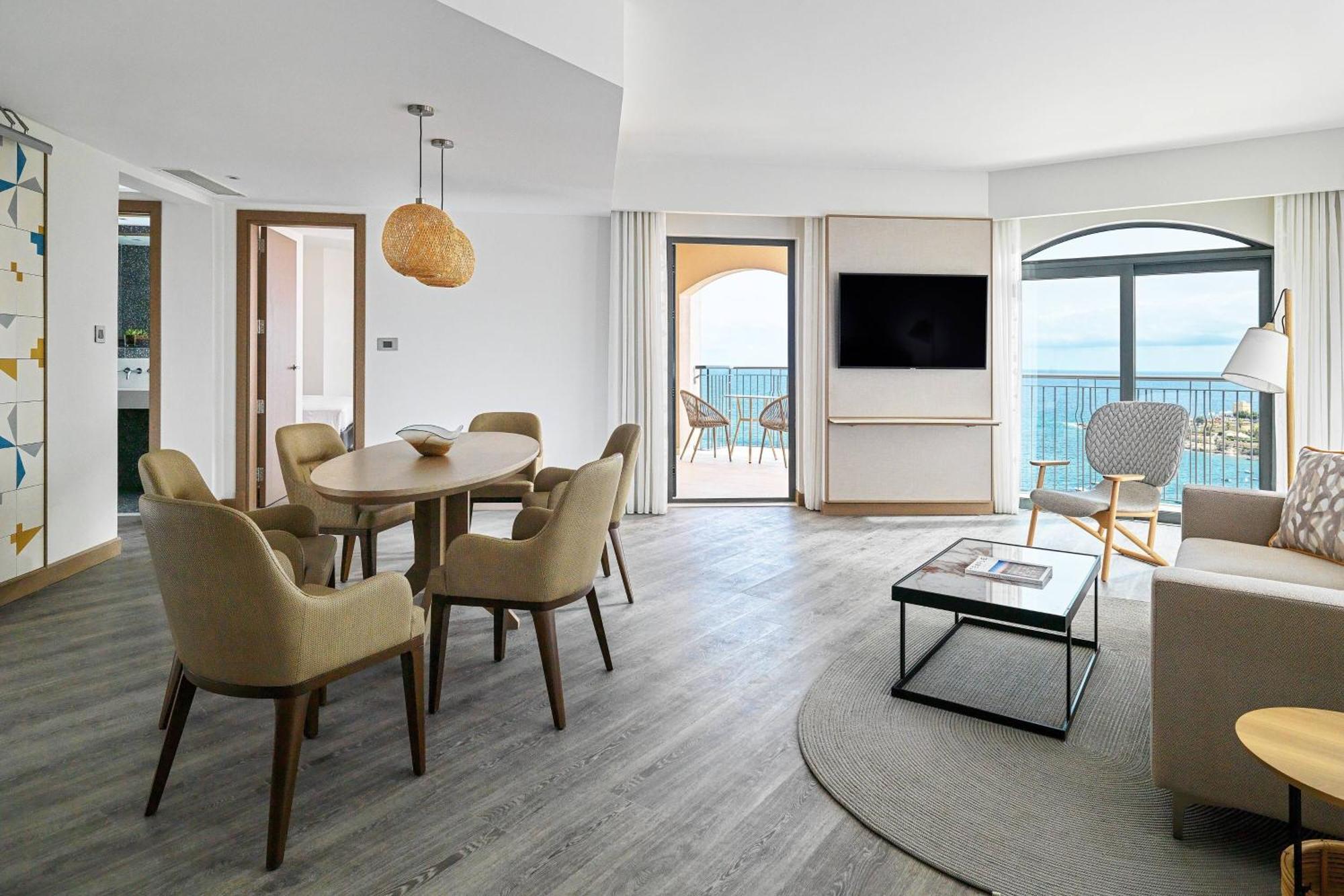 Malta Marriott Resort & Spa St. Julian's Exterior foto A suite at the hotel