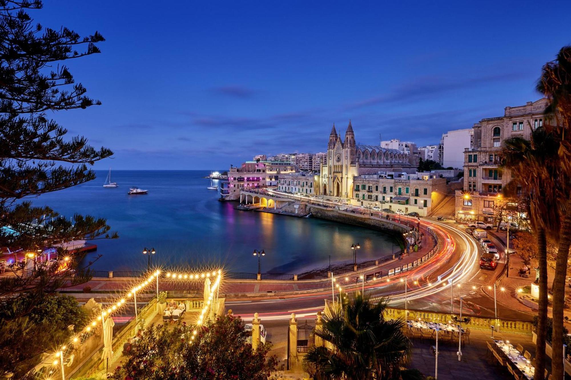 Malta Marriott Resort & Spa St. Julian's Exterior foto View of the city of Bari